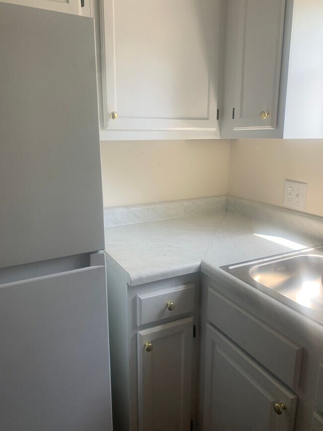 Foto del edificio - REMODELED NW RALEIGH TOWNHOME OFF LEESVILLE ROAD