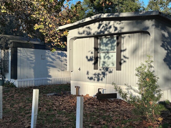 Foto del edificio - 2 bed / 2 bath - Rent To Own in Zephyrhill...