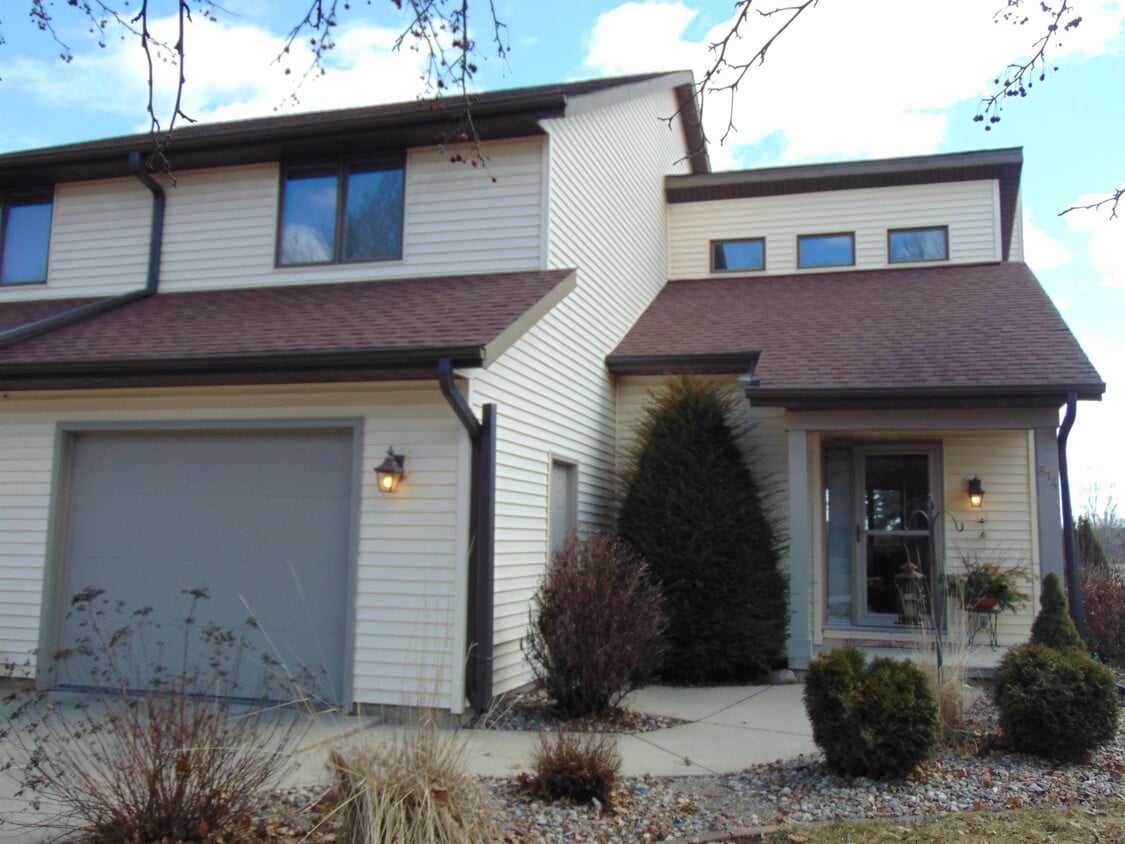 814 Manitowish Pl Unit 1, De Pere, WI 54115 Room for Rent in De Pere