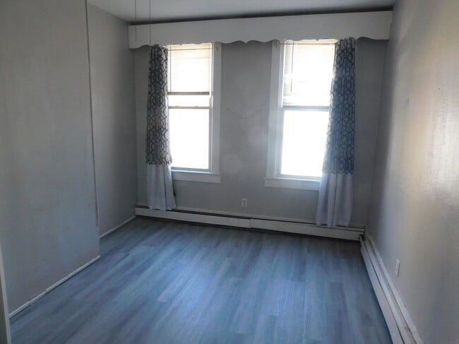 Building Photo - 330 New York Ave