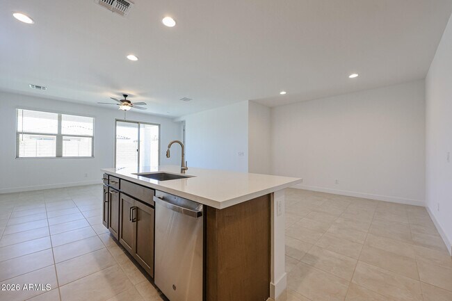Foto del edificio - 26096 N 170th Ave
