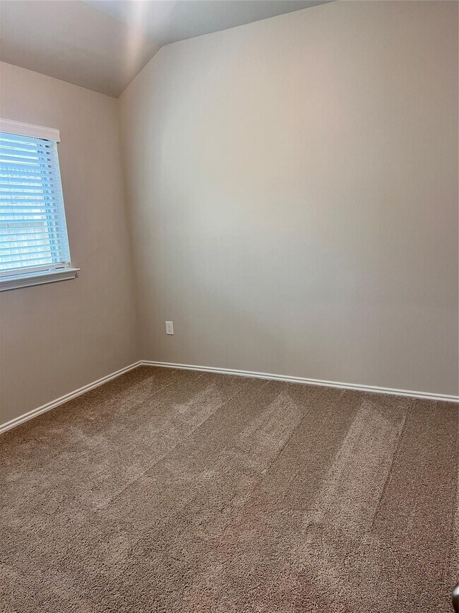 Foto del edificio - 8420 Int'l Fls Dr