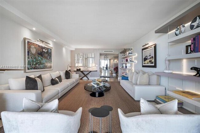 Foto del edificio - 799 Crandon Blvd