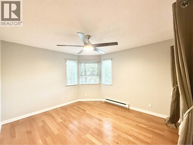 Photo du bâtiment - 111 W 10th Ave