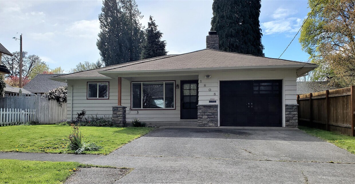 Primary Photo - 1808 Douglas St