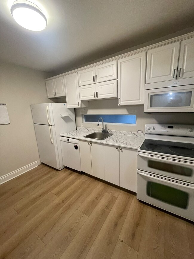 Building Photo - 61 Hamel Av