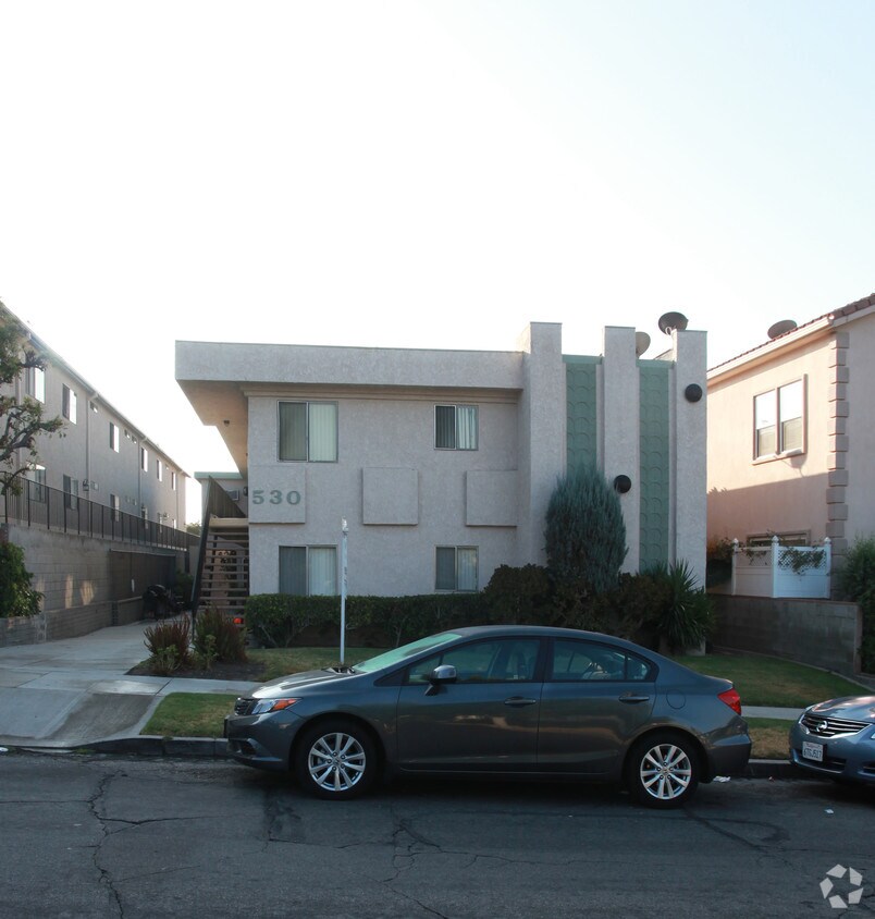 Foto del edificio - 530 E Harvard Rd