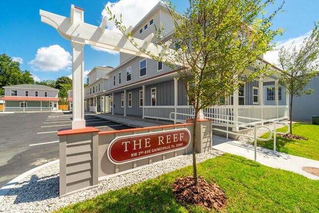 Building Photo - The Reef Townhome NOW LEASING FOR FALL 2026!