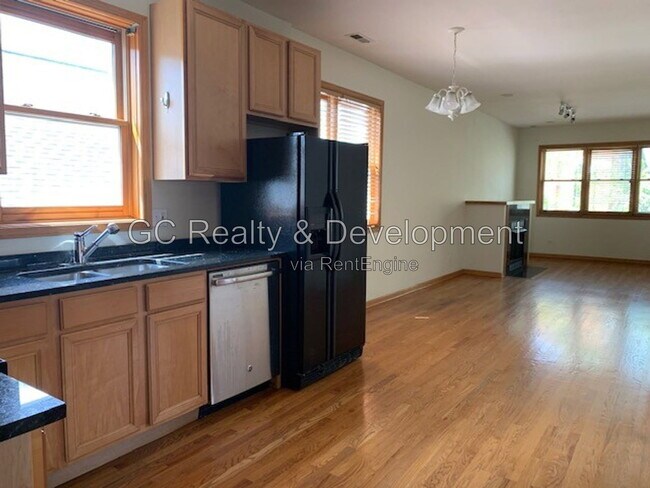 Foto del edificio - 1505 N Maplewood Ave