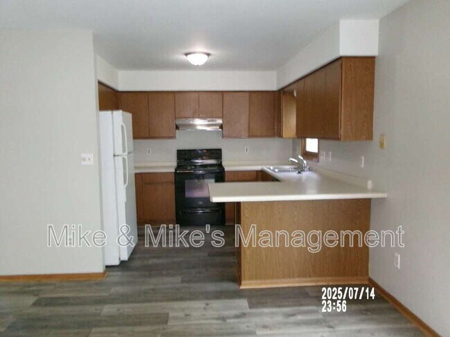 Foto del edificio - 3365 S 113th St