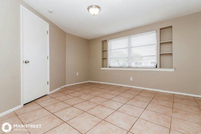 Building Photo - 10911 Piccadilly Rd, Port Richey, FL 34668