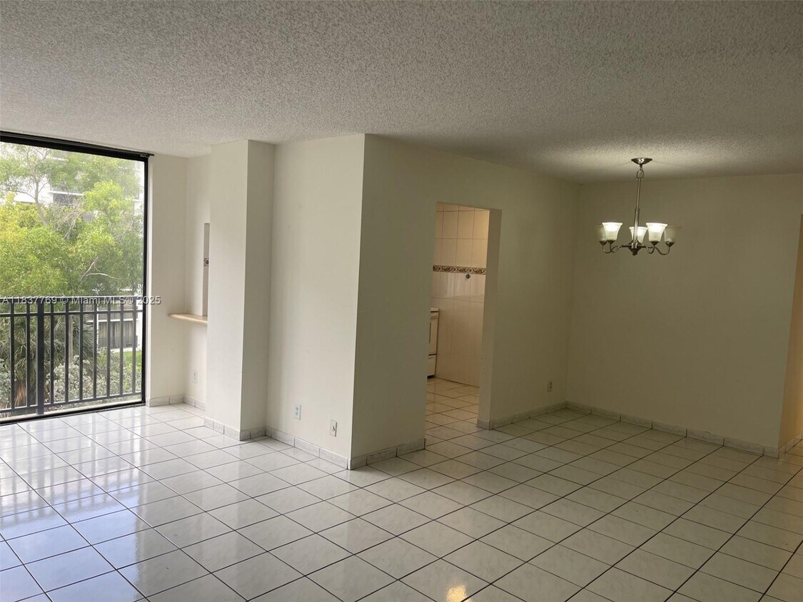 Foto principal - 17011 N Bay Rd