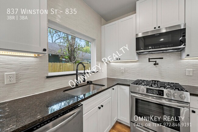Building Photo - 837 Winston St