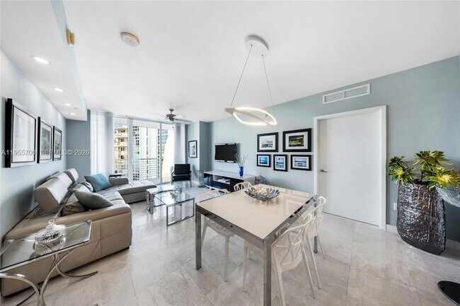 Foto del edificio - 2831 N Ocean Blvd