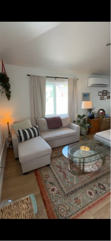 Foto del edificio - 1084 Garden Glen Ln