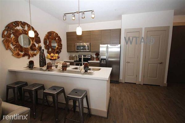 Fotografía del edificio - 5400 N Lamar Blvd