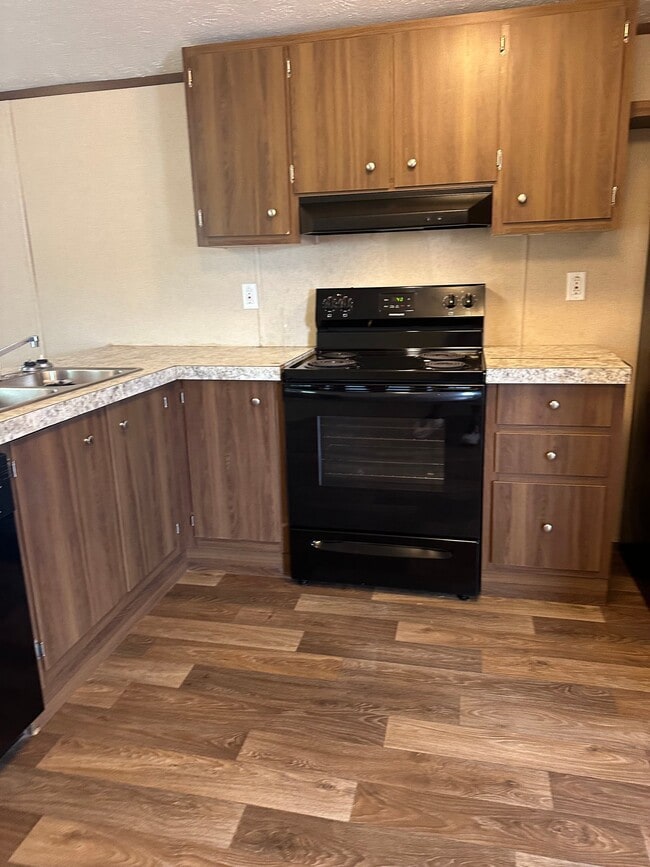 Foto del edificio - 833 Lovell Rd