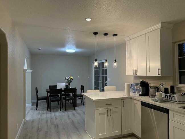 Foto del edificio - 3334 Dias Dr