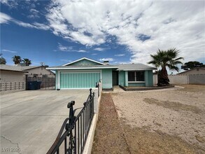 Building Photo - 2206 Sunnyslope Ave