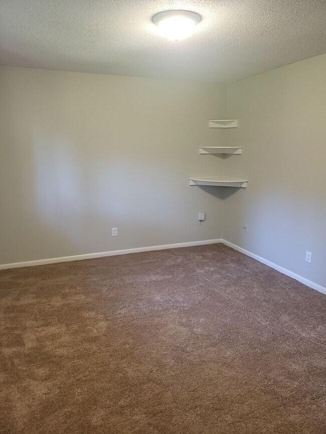 Foto del edificio - THREE BEDROOM, TWO BATH HOUSE