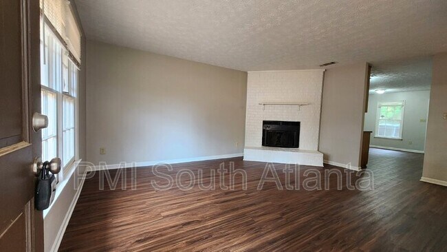 Building Photo - 634 Morton Ct