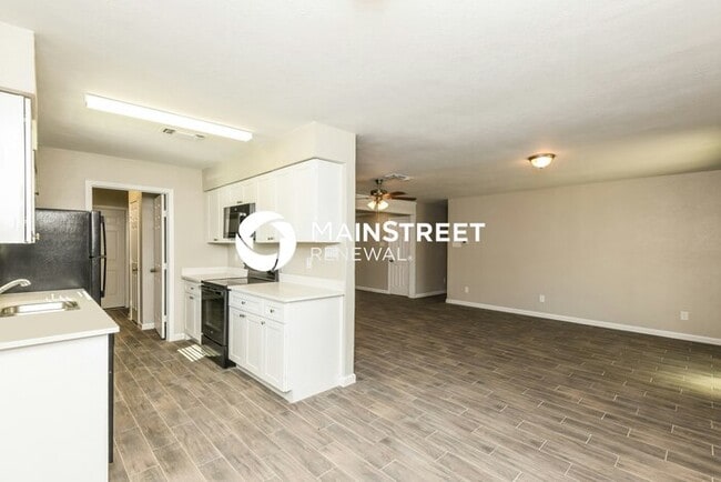 Building Photo - 3 Bedroom Pet-Friendly Home in BURLESON, T...