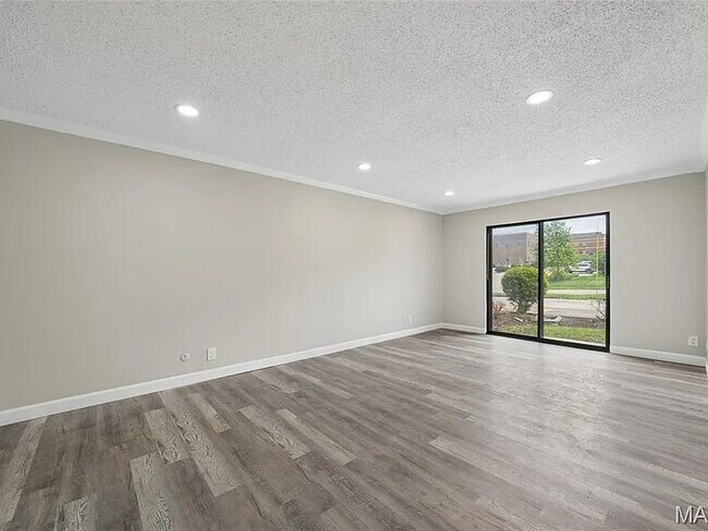 Building Photo - 1279 Guelbreth Lane