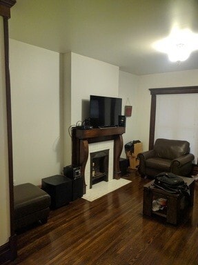 Building Photo - NEWLY RENOVATED NORTH CAMPUS - 6 BEDROOM 4 FULL BATHROOMS. THIS ONE HAS IT ALL!