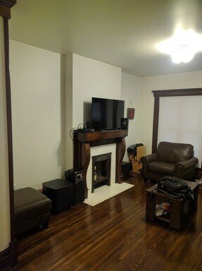 Foto del edificio - NEWLY RENOVATED NORTH CAMPUS - 6 BEDROOM 4 FULL BATHROOMS. THIS ONE HAS IT ALL!