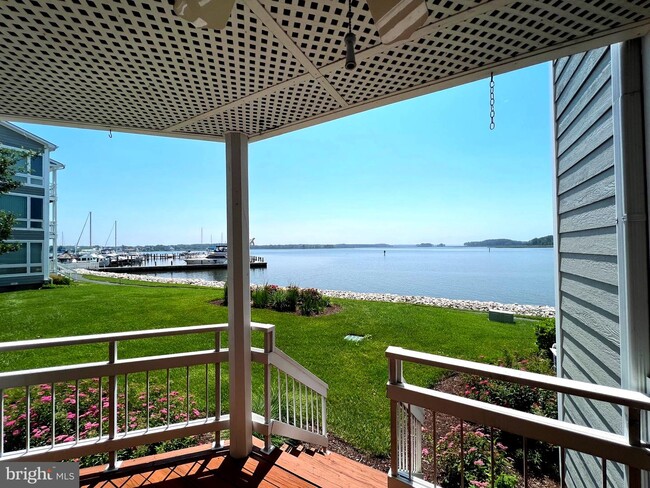 Building Photo - 711 Oyster Cove Dr
