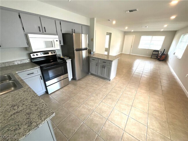 Foto del edificio - 610 SE 13th Ct