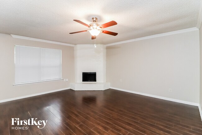 Foto del edificio - 6119 Springwood Dr