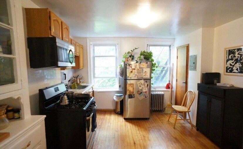 Primary Photo - 138 Adelphi St