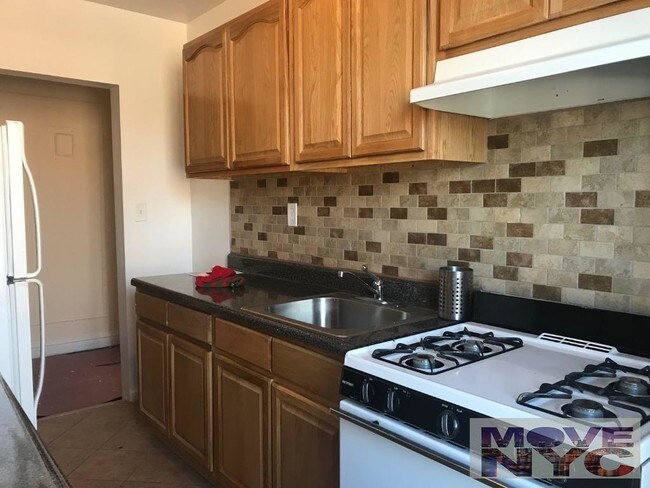 Foto del edificio - 3136 Perry Ave