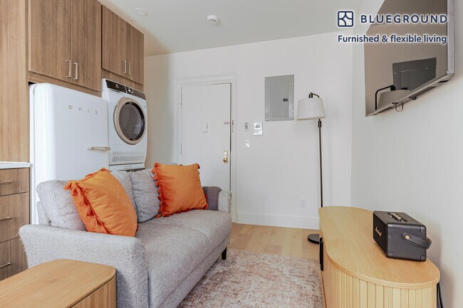 Foto del edificio - 82 Washington Pl