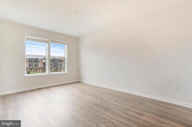 Building Photo - 410 Carroll Walk Ave