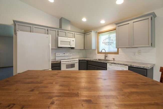 Foto del edificio - 7712 Thetis Dr