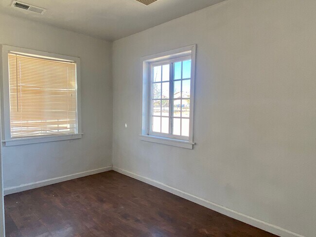 Building Photo - 215 W Haloid Ave