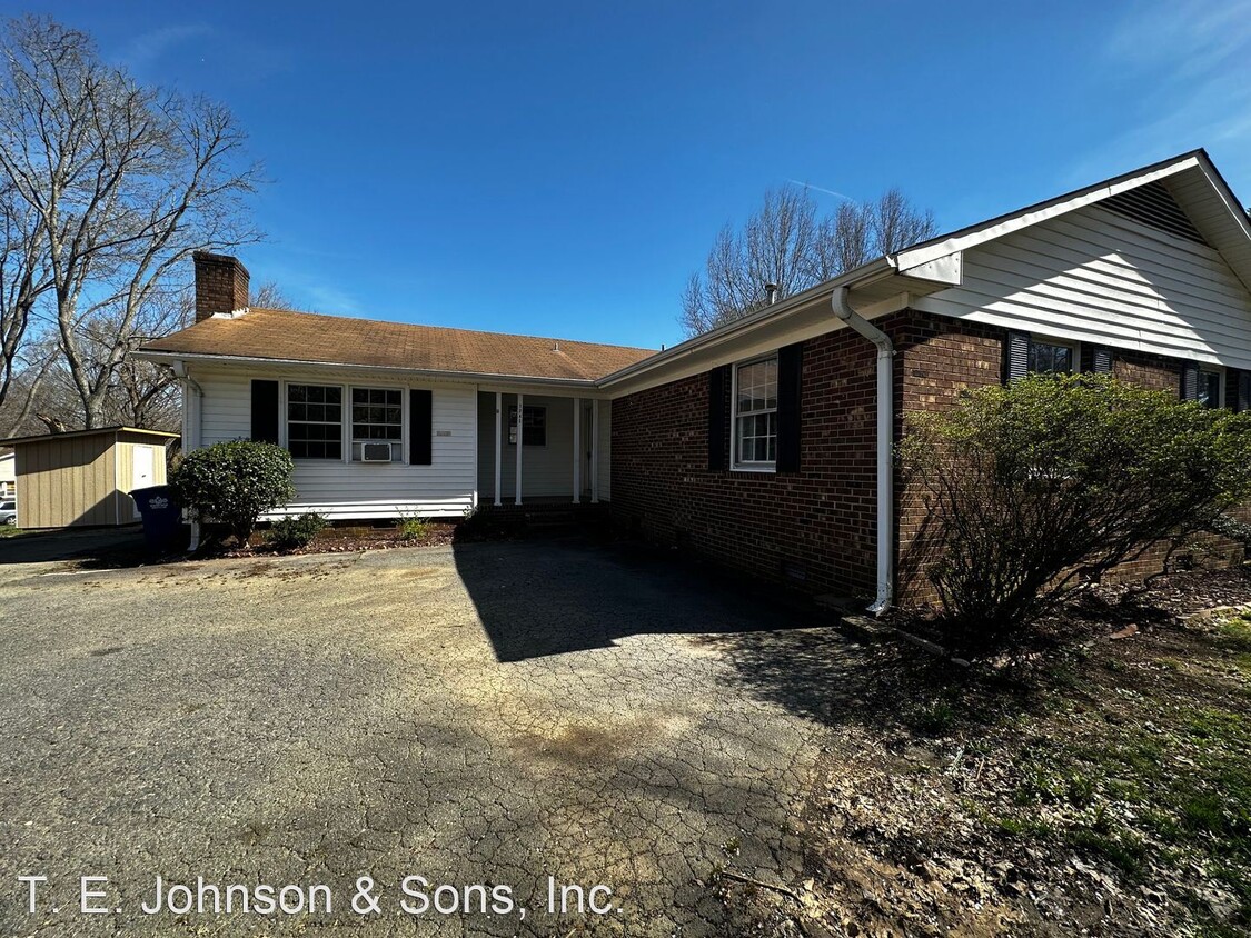 Foto principal - 4 br, 2 bath House - 1245 Jonestown Road