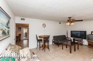 Building Photo - 3 br, 2 bath House - 3251 Victoria Park Rd