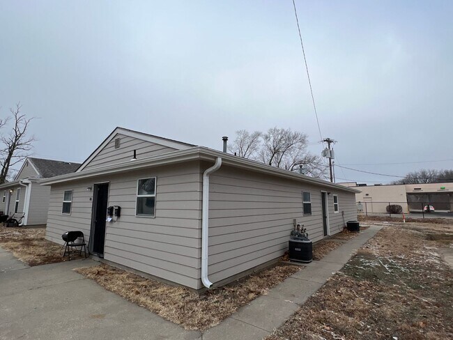 Foto del edificio - 216-218 W Home St
