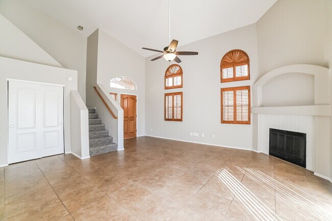 Building Photo - 4519 E Sandia St