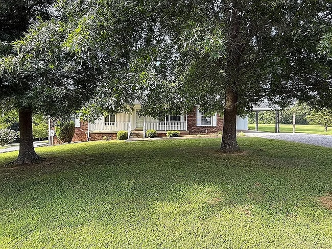 Foto del edificio - 2628 Frank Abernathy Rd