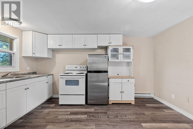 Photo du bâtiment - 9921 Superior St