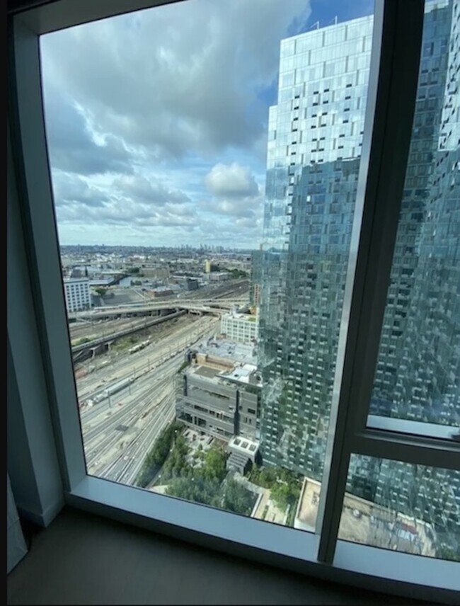 Foto del edificio - 2810 Jackson Ave
