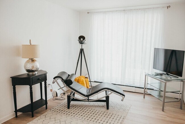 Foto del edificio - 123 Sewall Ave