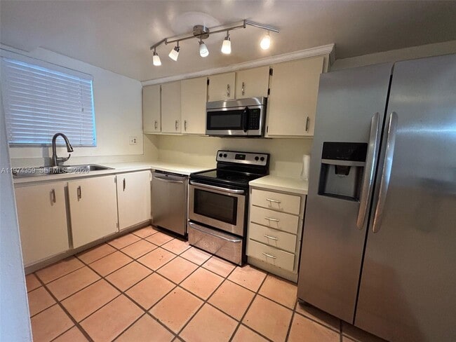 Foto del edificio - 210 NW 87th Ave