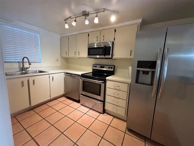 Building Photo - 210 NW 87th Ave