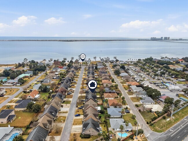 Foto del edificio - 1949 Mooring Dr