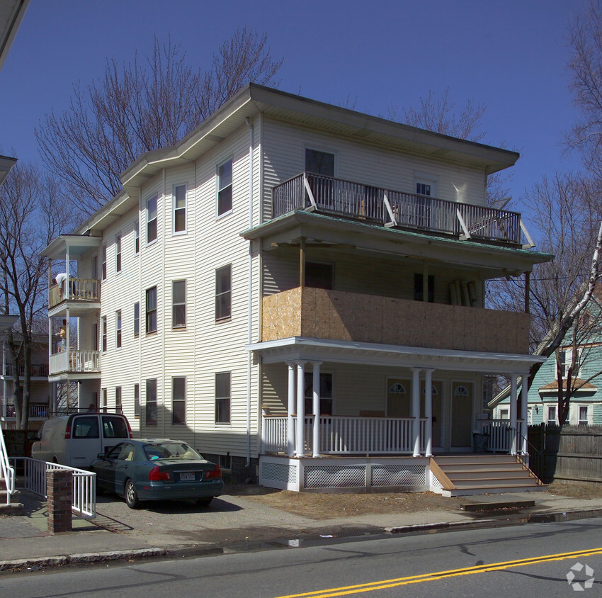 Primary Photo - 172-176 Bay St